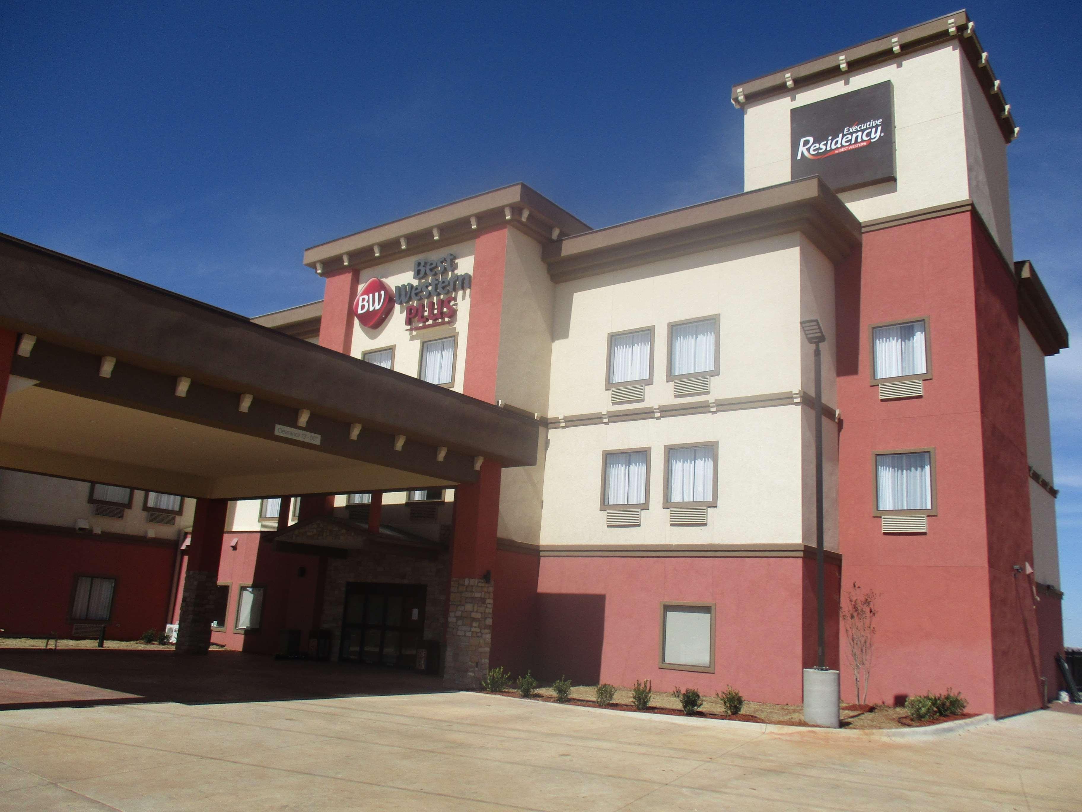 Best Western Plus/Executive Residency Elk City Exteriör bild